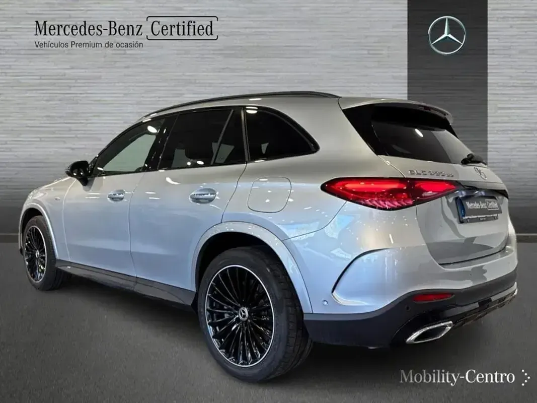 Usado Mercedes GLC300e AMG line 197 CV (144 kW) 2025 Hightechsilber metallic SUV