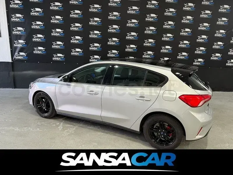 Usado Ford Focus Active 120 CV (88 kW) 2022 Gris / plata Berlina