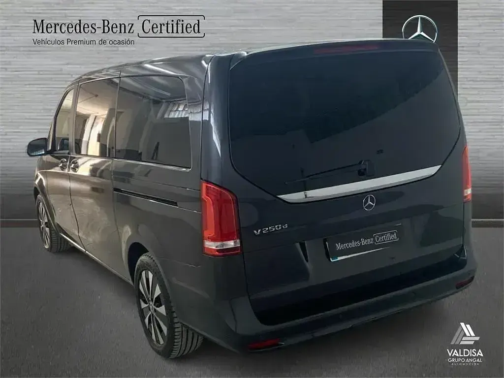 Usado Mercedes V250 190 CV (139 kW) 2024 Gris / plata Monovolumen