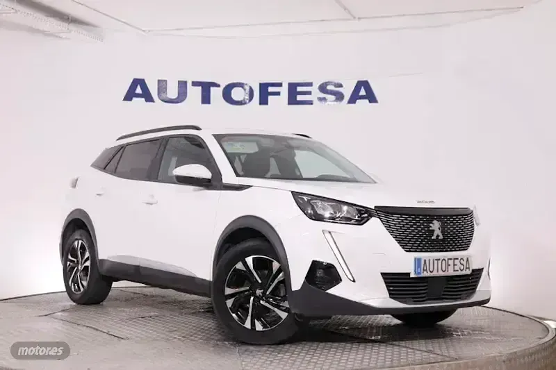 Usado Peugeot 2008 Allure 110 CV (80 kW) 2021 Blanco SUV