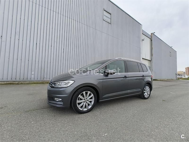 Usado VW Touran Sportline 150 CV (110 kW) 2017 Gris / plata Monovolumen