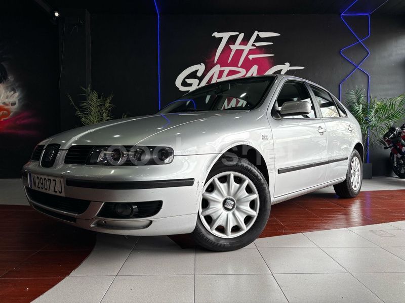 Gris / plata Usado 2000 Seat Leon Sport Berlina | 2250 € (Precio justo) - Imagen 1/4