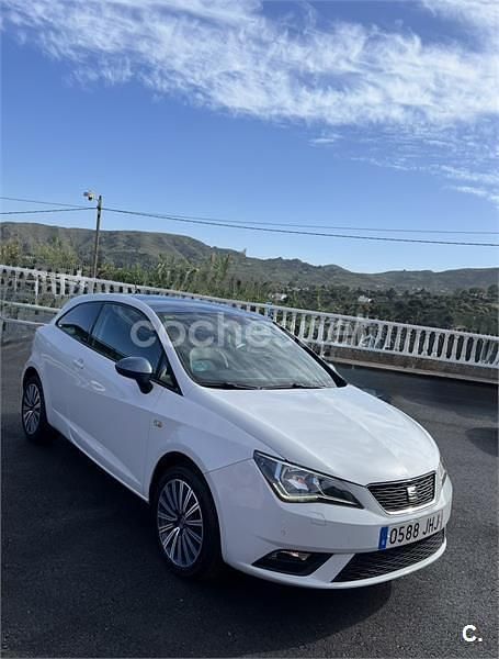 Usado Seat Ibiza SC CONNECT 95 CV (69 kW) 2015 Blanco Utilitario