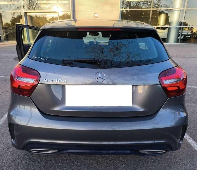 Usado Mercedes A200 136 CV (100 kW) 2018 Gris Utilitario