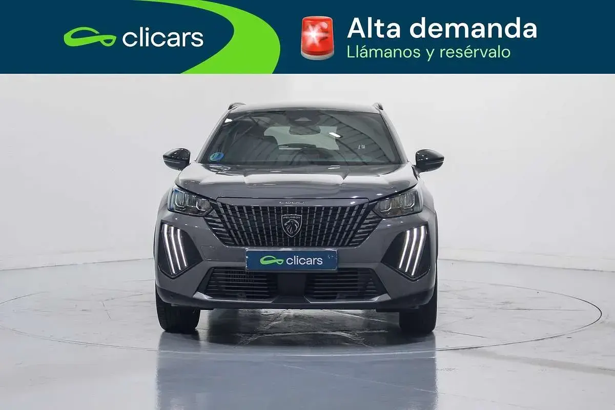 Usado Peugeot 2008 Allure 136 CV (100 kW) 2025 Gris SUV