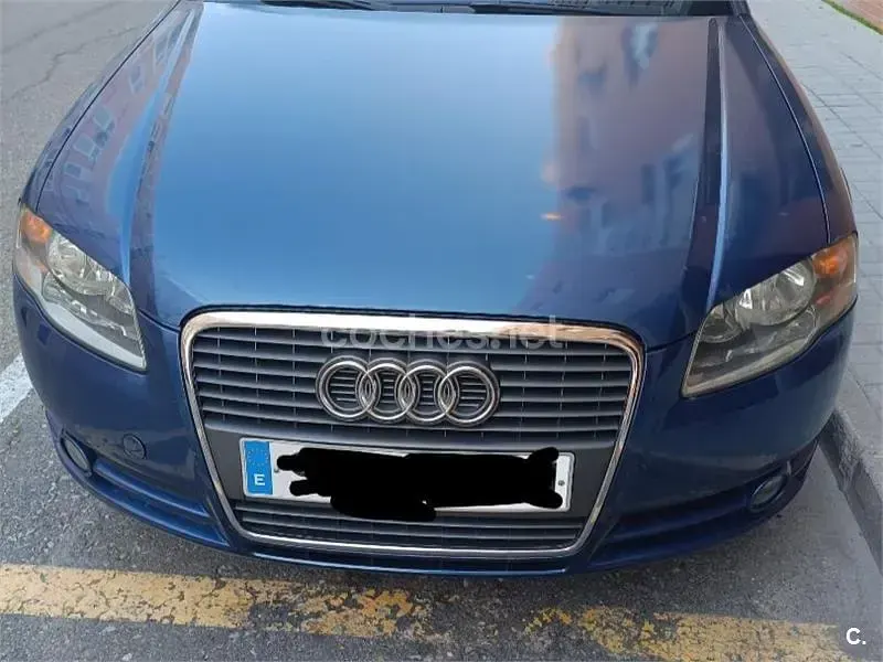 Usado Audi A4 140 CV (102 kW) 2006 Azul Berlina