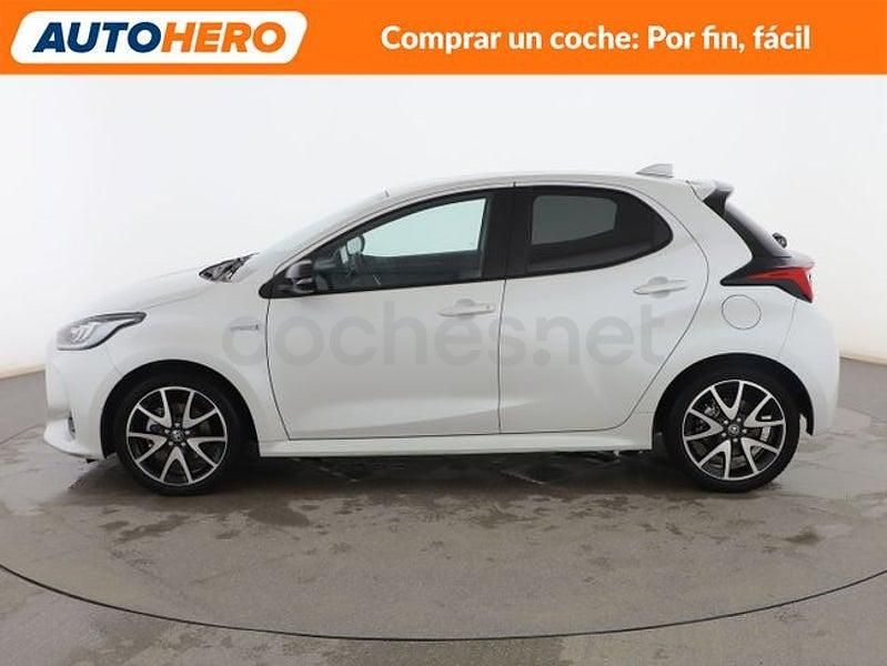 Usado Toyota Yaris Hybrid Style 116 CV (85 kW) 2021 Blanco Berlina