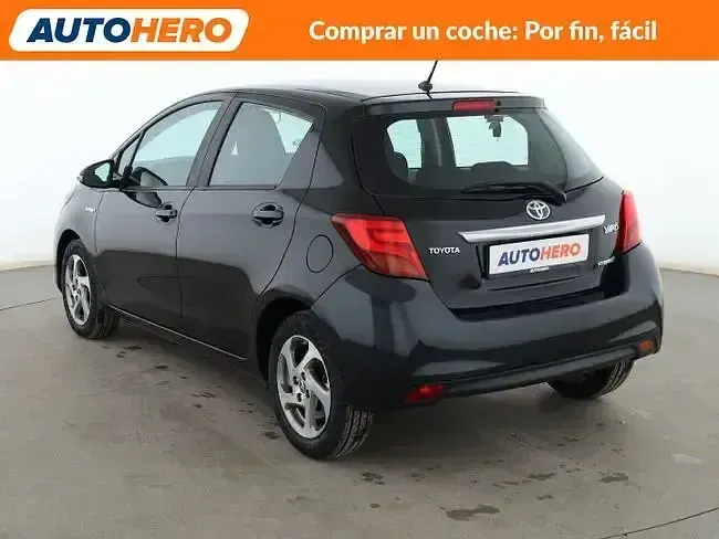Usado Toyota Yaris Active 101 CV (74 kW) 2017 Negro Utilitario