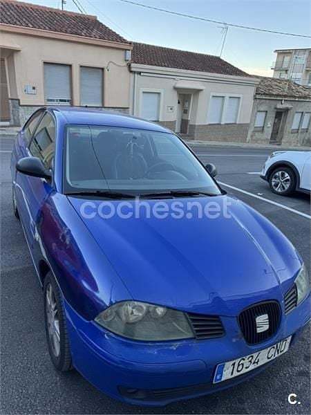 Usado Seat Ibiza Stella 100 CV (73 kW) 2003 Azul Utilitario