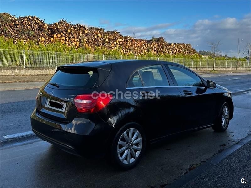 Usado Mercedes A160 Elegance 82 CV (60 kW) 2013 Negro Monovolumen