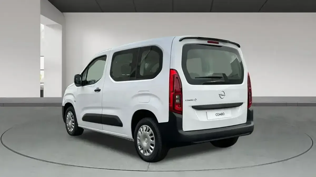 Usado Opel Combo-e Life Edition 100 kW (136 CV) 2023 Blanco Berlina