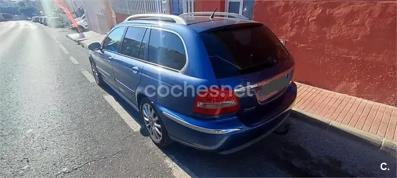 Usado Jaguar X-type Executive 130 CV (95 kW) 2004 Azul Familiar