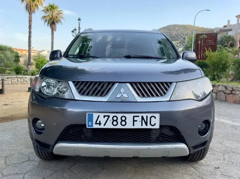 Usado Mitsubishi Outlander Intense 140 CV (102 kW) 2007 Gris / plata SUV