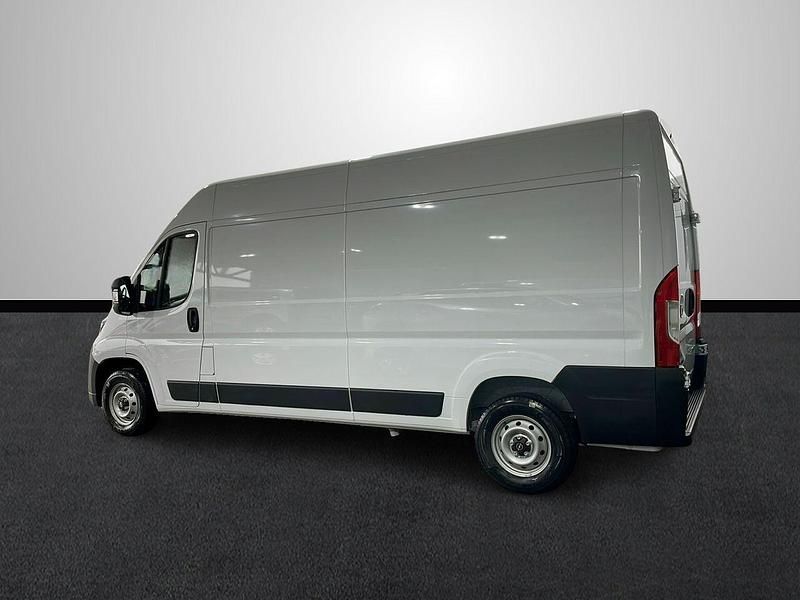 Nuevo Opel Movano 2025 Blanco Berlina