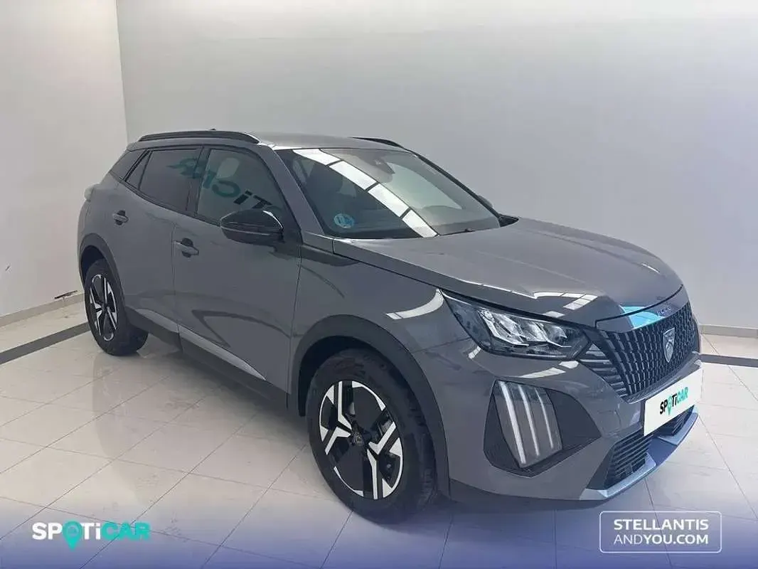 Usado Peugeot 2008 Allure 145 CV (106 kW) 2025 Gris SUV