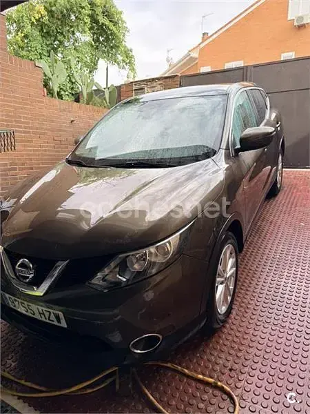 Usado Nissan Qashqai N-TEC 115 CV (84 kW) 2014 Marrón SUV