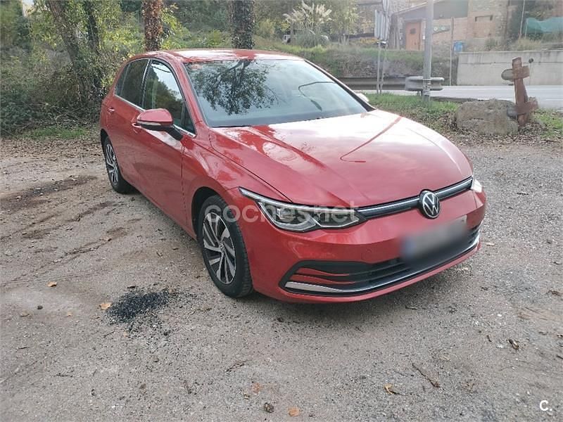 Granate Usado 2021 VW Golf VIII Berlina | 24.000 € (Buen precio) - Imagen 1/4