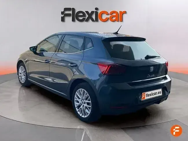 Usado Seat Ibiza 115 CV (84 kW) 2024 Gris Utilitario