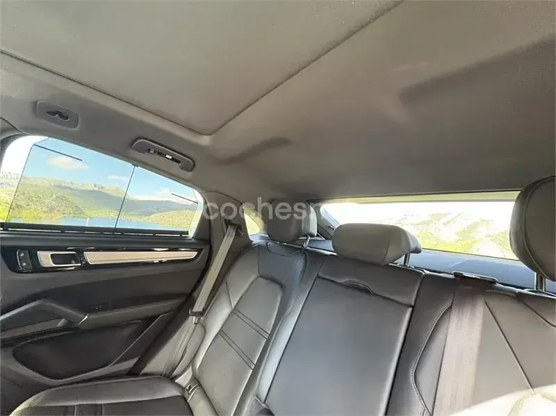 Usado Porsche Cayenne Coupe Platinum Edition 462 CV (339 kW) 2023 Negro Coupe