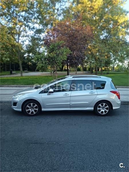 Usado Peugeot 308 SW Access 92 CV (67 kW) 2012 Gris / plata Familiar