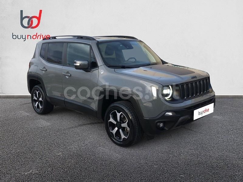 Usado Jeep Renegade Trailhawk 240 CV (176 kW) 2022 Gris / plata SUV