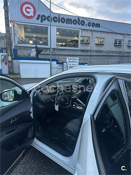 Usado Peugeot 3008 Active 120 CV (88 kW) 2018 Blanco SUV
