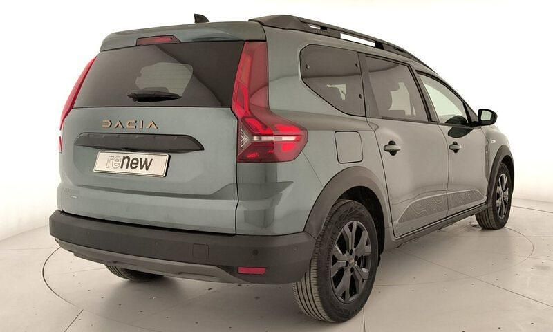 Usado Dacia Jogger Extreme 140 CV (102 kW) 2025 Verde Monovolumen