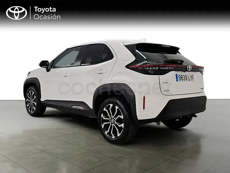 Usado Toyota Yaris Cross Active 116 CV (85 kW) 2022 Blanco SUV