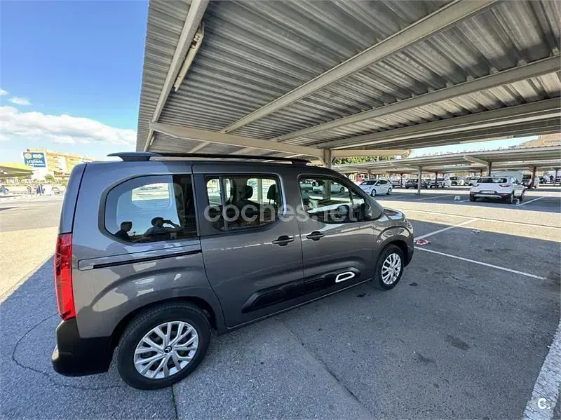 Usado Citroën Berlingo Shine 130 CV (95 kW) 2019 Gris / plata Monovolumen