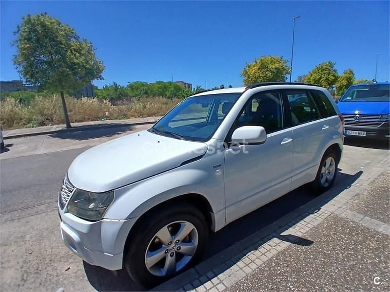 Usado Suzuki Grand Vitara 129 CV (94 kW) 2012 Blanco SUV