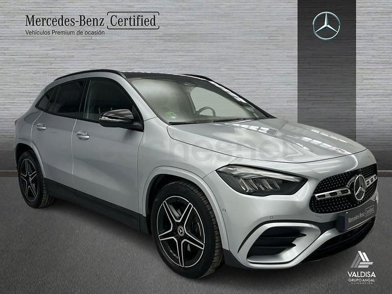 Usado Mercedes GLA200 AMG line 150 CV (110 kW) 2025 Plata hightech SUV