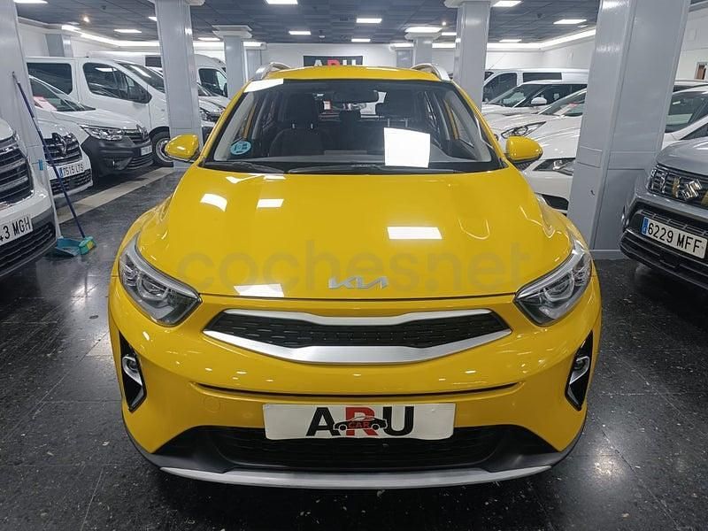 Usado Kia Stonic 100 CV (73 kW) 2022 Negro SUV