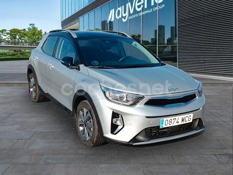 Usado Kia Stonic Plus 120 CV (88 kW) 2022 Gris / plata SUV