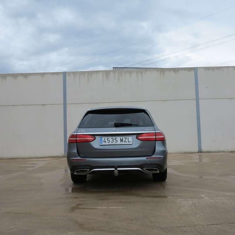 Usado Mercedes E400 333 CV (244 kW) 2018 Gris Coupe