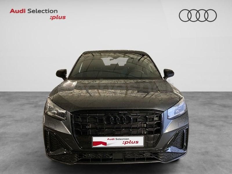 Usado Audi Q2 Ambiente 150 CV (110 kW) 2025 Gris / plata SUV