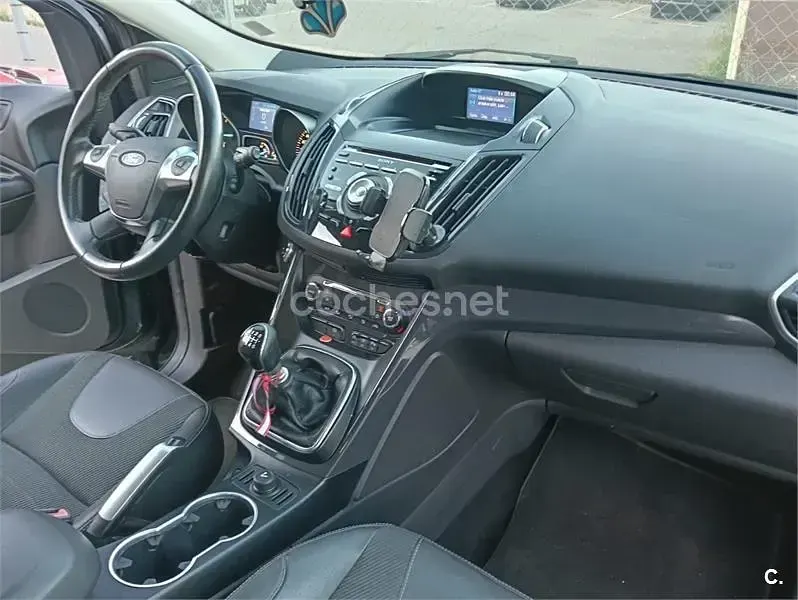 Usado Ford Kuga Titanium 120 CV (88 kW) 2015 Negro SUV