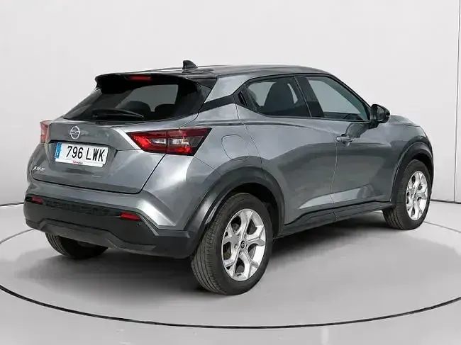 Usado Nissan Juke N-Connecta 114 CV (83 kW) 2022 Gris SUV
