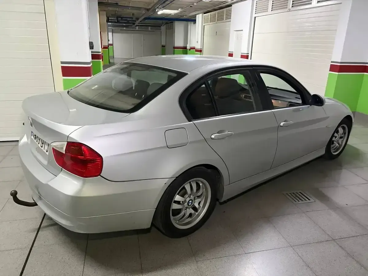Usado BMW 320 150 CV (110 kW) 2007 Gris Berlina