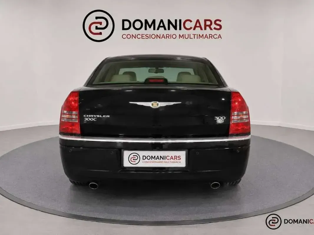 Usado Chrysler 300C 218 CV (160 kW) 2006 Negro Berlina