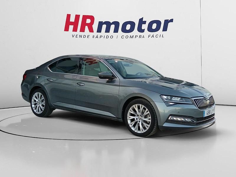 Usado Skoda Superb Style 150 CV (110 kW) 2022