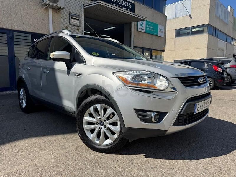 Usado Ford Kuga Titanium 140 CV (102 kW) 2019 Gris / plata SUV