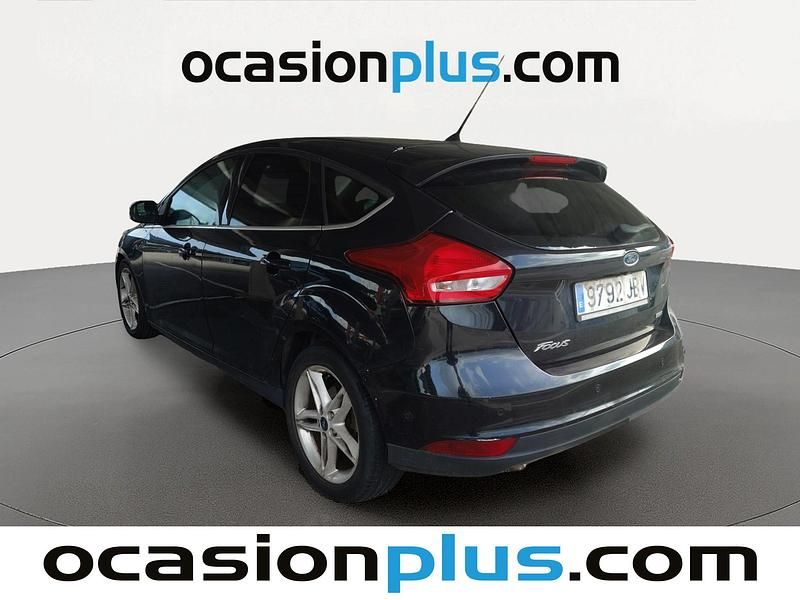Usado Ford Focus Titanium 125 CV (91 kW) 2014 Negro Utilitario