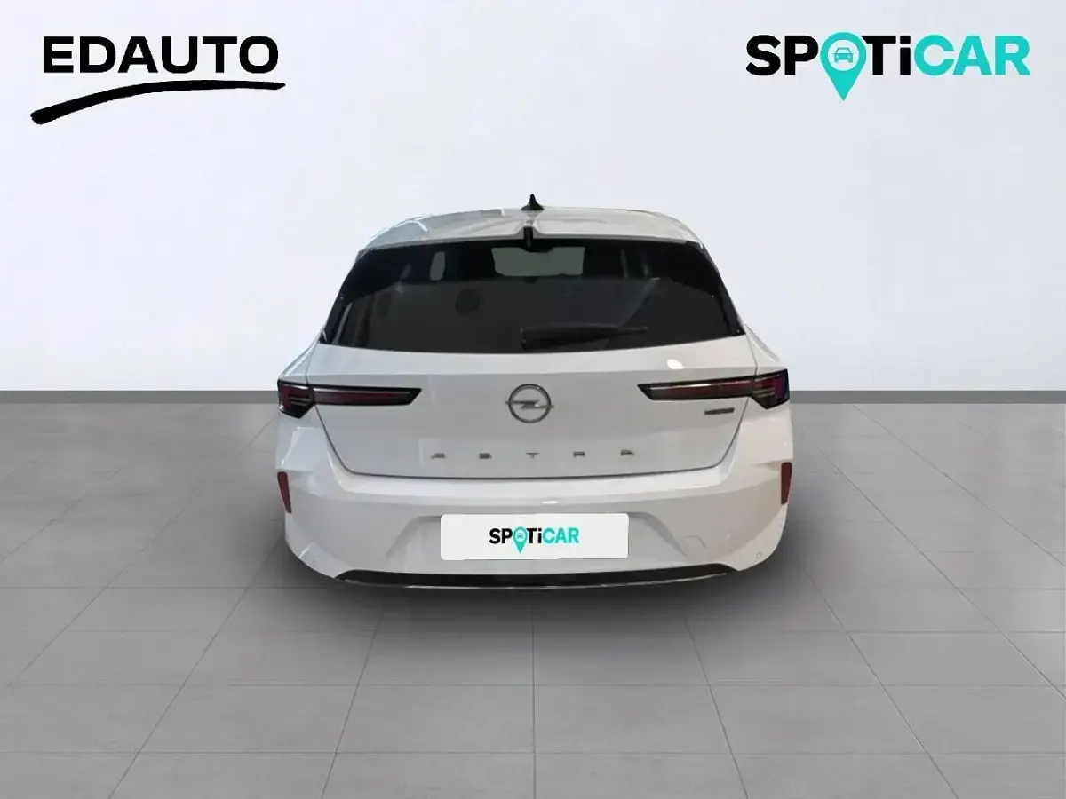 Usado Opel Astra Elegance 181 CV (133 kW) 2024 Blanco Utilitario