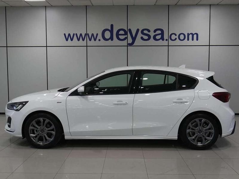 Usado Ford Focus ST-Line 125 CV (91 kW) 2023 Blanco Utilitario