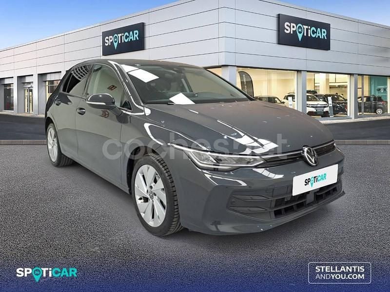 Usado VW Golf VIII 115 CV (84 kW) 2025 Gris Berlina