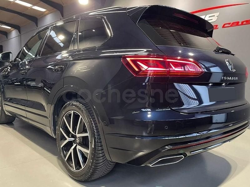 Käytetty VW Touareg R-line 286 HP (210 kW) 2022 Sininen Katumaasturi