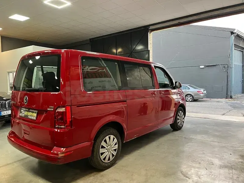 Usado VW Caravelle Trendline 114 CV (83 kW) 2016 Rojo Van