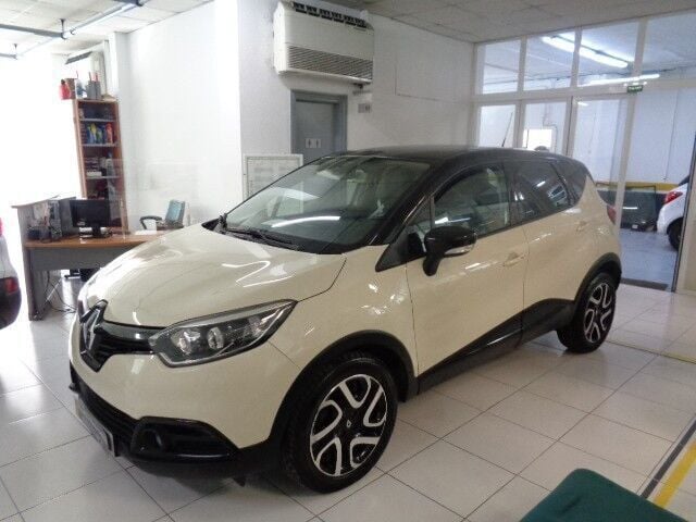 Usado Renault Captur Zen 90 CV (66 kW) 2015 Beige SUV