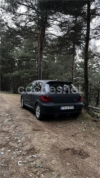 Usado Peugeot 307 90 CV (66 kW) 2002 Negro Berlina