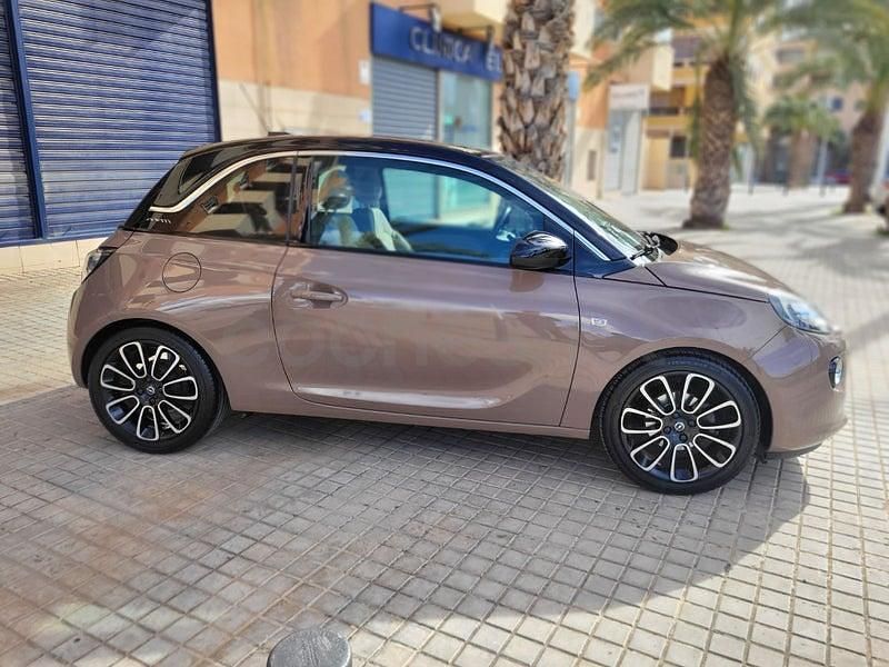 Usado Opel Adam Glam 87 CV (63 kW) 2016 Marrón Utilitario